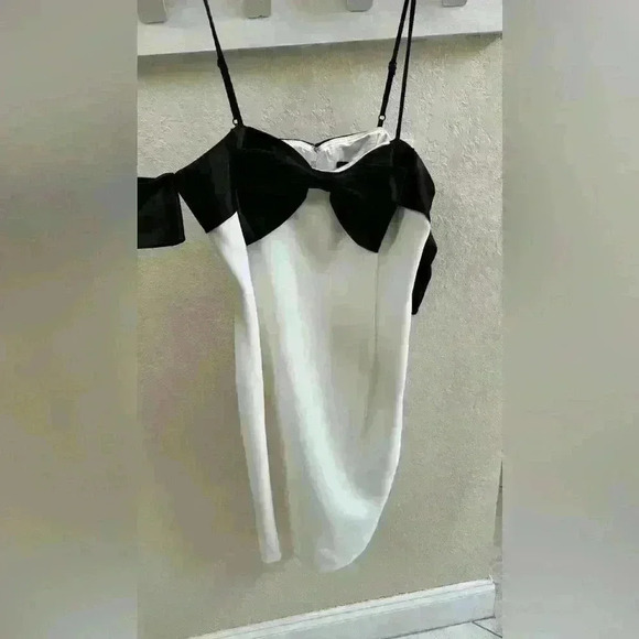 NWT Cleo Two Tone Color Block Off-The-Shoulder Bow Satin Mini Dress - Picture 7 of 8